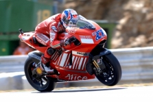 <span style="background:#d5002c; color:white; padding: 0 2px">MotoGP</span> C. Stoneris laimėjo lenktynes Čekijoje