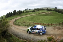 <span style="background:#000000; color:white; padding: 0 2px">WRC</span> Prasidėjo Naujosios Zelandijos ralis