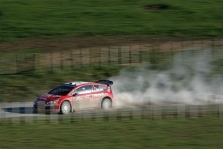 <span style="background:#000000; color:white; padding: 0 2px">WRC</span> S. Loebas Naujojoje Zelandijoje aplenkė M. Gronholmą