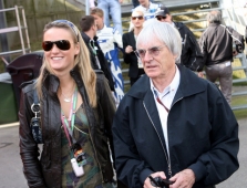 B. Ecclestone'as: F. Alonso gresia atostogos