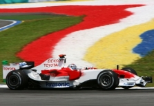 J. Trulli tikisi dar geresnės „Toyota“ formos
