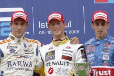 <span style="background:#00adef; color:white; padding: 0 2px">GP2</span> Šunys sujaukė sekmadienio lenktynes