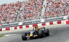 „Red Bull“ gamykloje užsidegė KERS