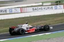 „McLaren“  nenaudos peleko formos variklio gaubto