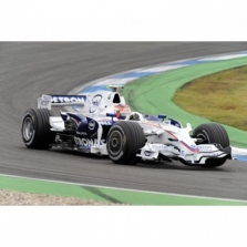 BMW tikisi lietaus 