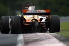 F. Alonso eksperimentuos su padangomis