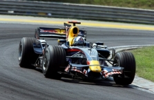 „Red Bull“ kovos dėl ketvirtos vietos