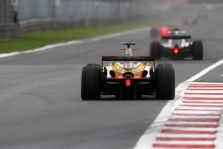 „Formulėje-1“ norima suvienodinti variklių pajėgumą