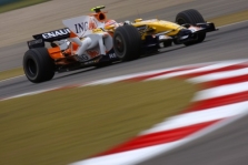 Krizė pakirto „Renault“ rėmėją ING