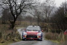 <span style="background:#000000; color:white; padding: 0 2px">WRC</span> Airijos ralio priekyje – S. Loebas