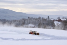 <span style="background:#000000; color:white; padding: 0 2px">WRC</span> S. Loebas toliau pirmauja Norvegijoje