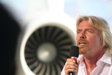R. Bransonas: „Formulė-1“ turėtų pasikeisti