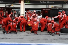 „Ferrari“ naudos KERS ir šį savaitgalį