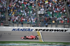 <span style="background:#3f3f3f; color:white; padding: 0 2px">IndyCar</span> Kanzasas: lenktynės