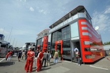 „Formulės-1“ komandoms nepavyko susitarti su FIA