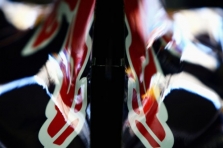 „Red Bull“ atsivežė pakeistą bolidą