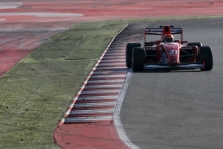 F-2. Pirmoje kvalifikacijoje triumfavo R. Wickensas