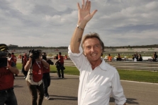 „Ferrari“ bolidą baigs sausio gale
