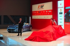 „Ferrari“ bolidą pristatys savo bazėje