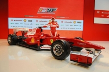 „Ferrari“ bandymai – tik pirmadienį