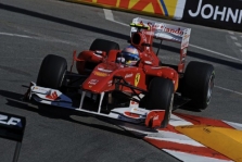 F. Alonso nesitiki prilygti „Red Bull“