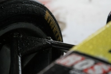 „Pirelli“ pradėjo F-1 padangų bandymus