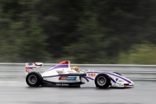 F-2. K. Vasiliauskas nusileido tik rusui