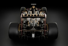 „Lotus“ brenda į nuostolius