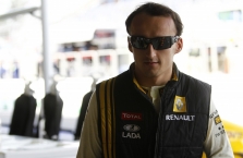 Bernie: R. Kubica būtų pakeitęs F. Massą