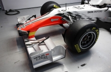F-1 bolidai kitais metais primins delfinus?