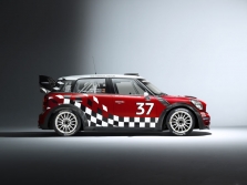 <span style="background:#000000; color:white; padding: 0 2px">WRC</span> „Mini“ pasiruošė debiutui