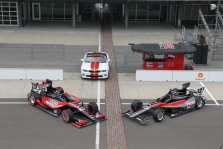 <span style="background:#3f3f3f; color:white; padding: 0 2px">IndyCar</span> „Dallara“ pristatė 2012 m. bolidų prototipus
