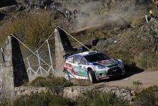 <span style="background:#000000; color:white; padding: 0 2px">WRC</span> Australijoje – taktinių sprendimų laukimas