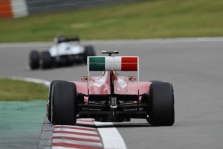 „Ferrari“ bolide – „Red Bull“ tipo pakaba?