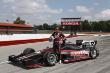 <span style="background:#3f3f3f; color:white; padding: 0 2px">IndyCar</span> Išbandytas 2012 m. „Dallara“ prototipas