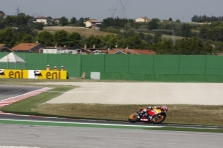 <span style="background:#d5002c; color:white; padding: 0 2px">MotoGP</span> Aštunta C. Stonerio „pole“