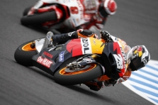 <span style="background:#d5002c; color:white; padding: 0 2px">MotoGP</span> Motegi – C. Stonerio klaida ir D. Pedrosos pergalė