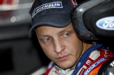 <span style="background:#000000; color:white; padding: 0 2px">WRC</span> Sudužo M. Hirvoneno viltys