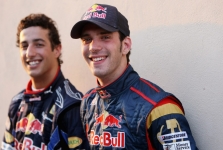 „Toro Rosso“ pilotai: D. Ricciardo ir J.–E. Vergne