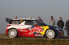 <span style="background:#000000; color:white; padding: 0 2px">WRC</span> J.–M. Latvala apsivertė, lyderis – S. Loebas