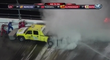 NASCAR „Daytona 500“ „vinis“ – J. P. Montoya avarija