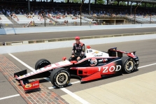 <span style="background:#3f3f3f; color:white; padding: 0 2px">IndyCar</span> Indianapolyje „pole“ iškovojo R. Briscoe