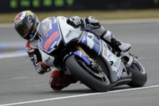 <span style="background:#d5002c; color:white; padding: 0 2px">MotoGP</span> Šlapiame Le Mane – įtikinama J. Lorenzo pergalė