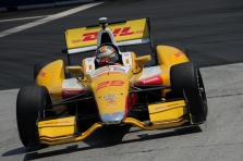 <span style="background:#3f3f3f; color:white; padding: 0 2px">IndyCar</span> Edmontone greičiausias R. Hunteris-Reay‘us