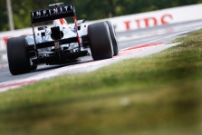 „Red Bull“ pradėjo naudoti dvigubą DRS