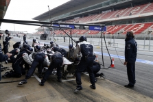 V. Bottas mokėsi sustojimų boksuose