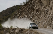 <span style="background:#000000; color:white; padding: 0 2px">WRC</span> Meksikoje pirmauja S. Ogier