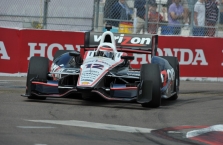 <span style="background:#3f3f3f; color:white; padding: 0 2px">IndyCar</span> St. Petersburge greičiausias W. Poweris