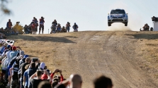 <span style="background:#000000; color:white; padding: 0 2px">WRC</span> Italijos ralį geriausiai pradėjo S. Ogier, R. Kubica dominuoja WRC2