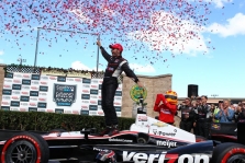 <span style="background:#3f3f3f; color:white; padding: 0 2px">IndyCar</span> Sonomoje - pirmoji šį sezoną W. Powerio pergalė